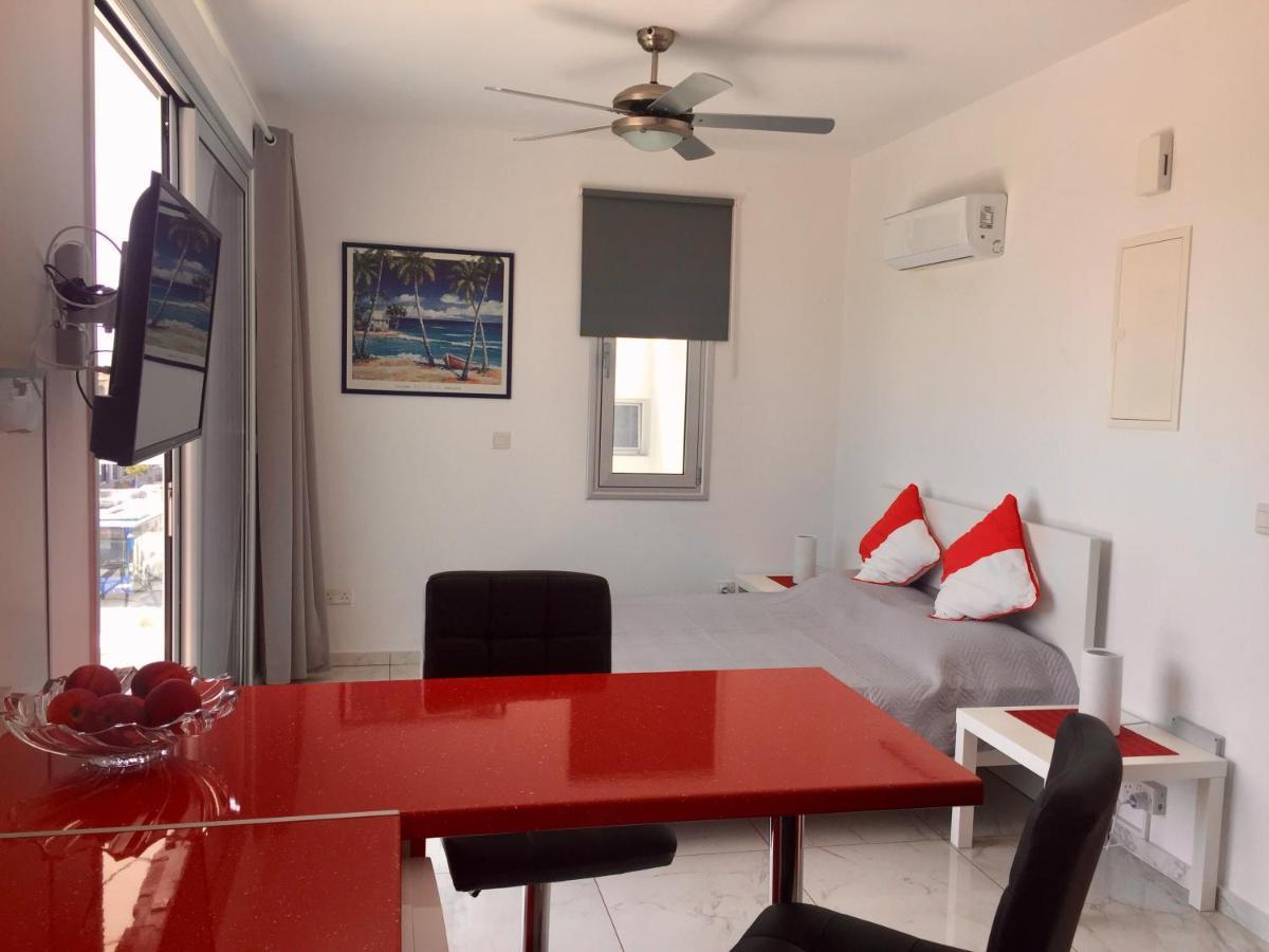 Dream- Downtown-Studios Paphos Bagian luar foto