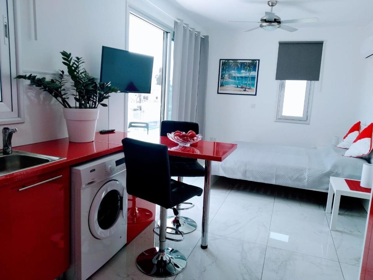 Dream- Downtown-Studios Paphos Bagian luar foto