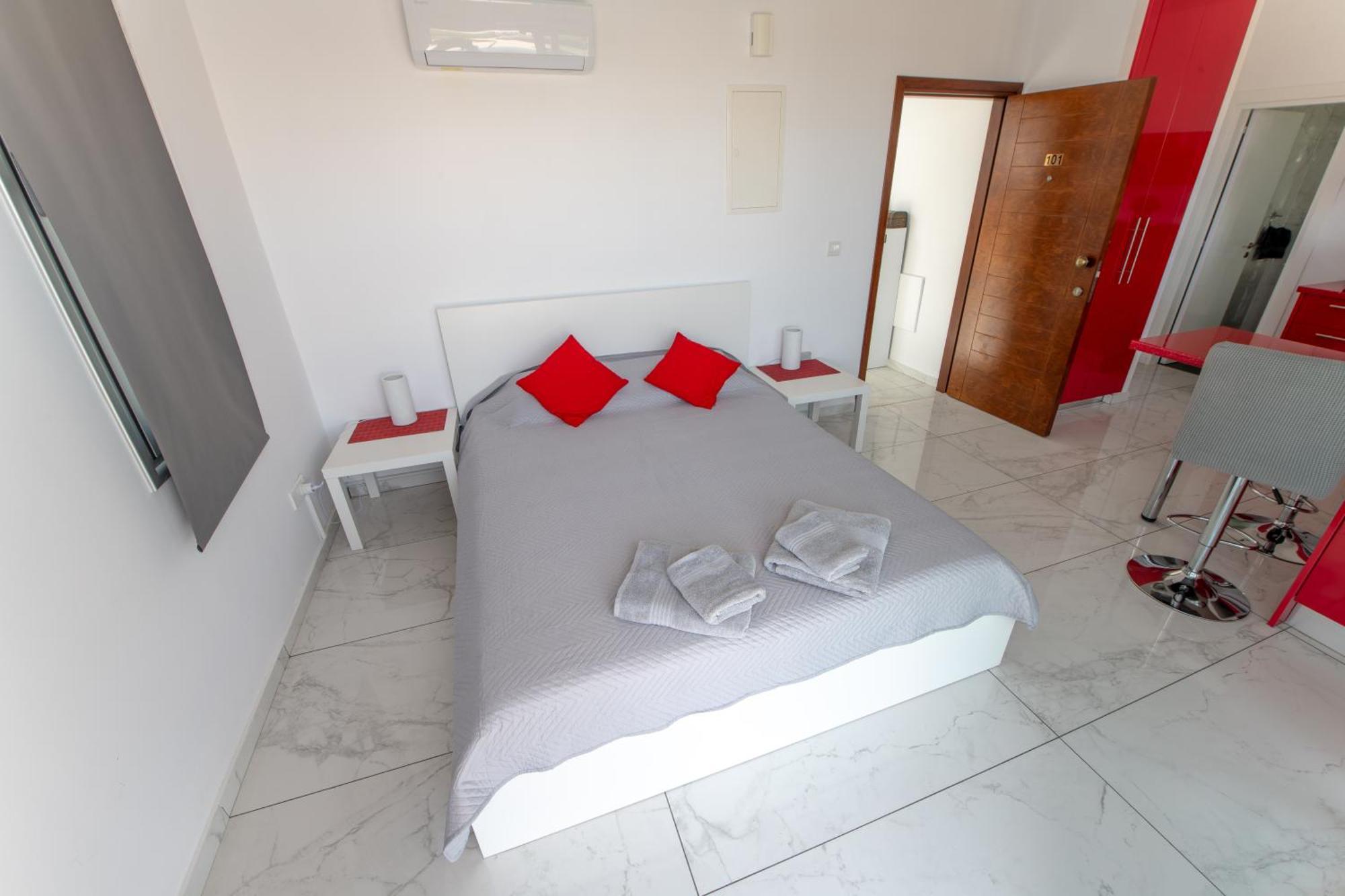 Dream- Downtown-Studios Paphos Bagian luar foto
