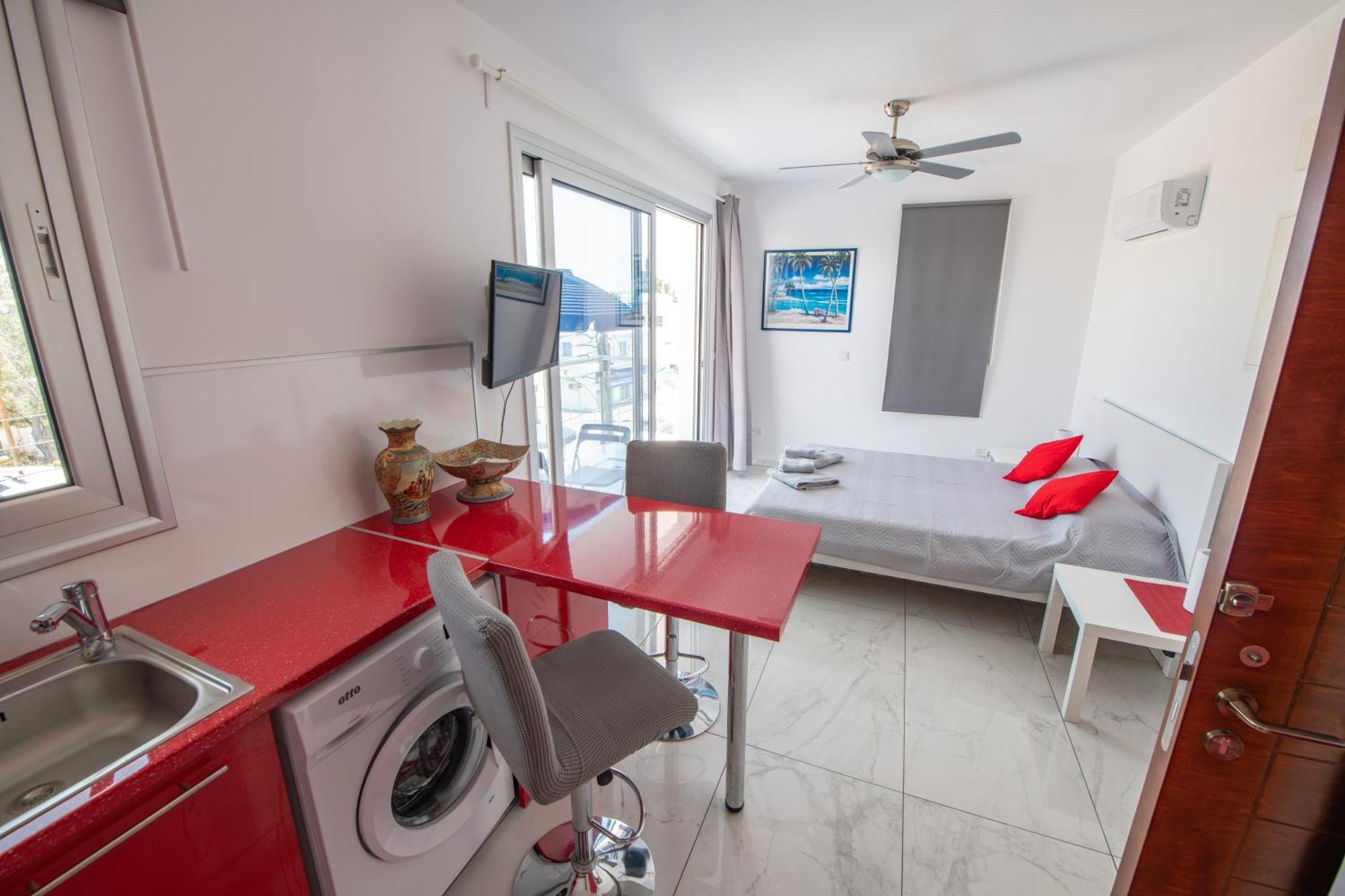 Dream- Downtown-Studios Paphos Bagian luar foto